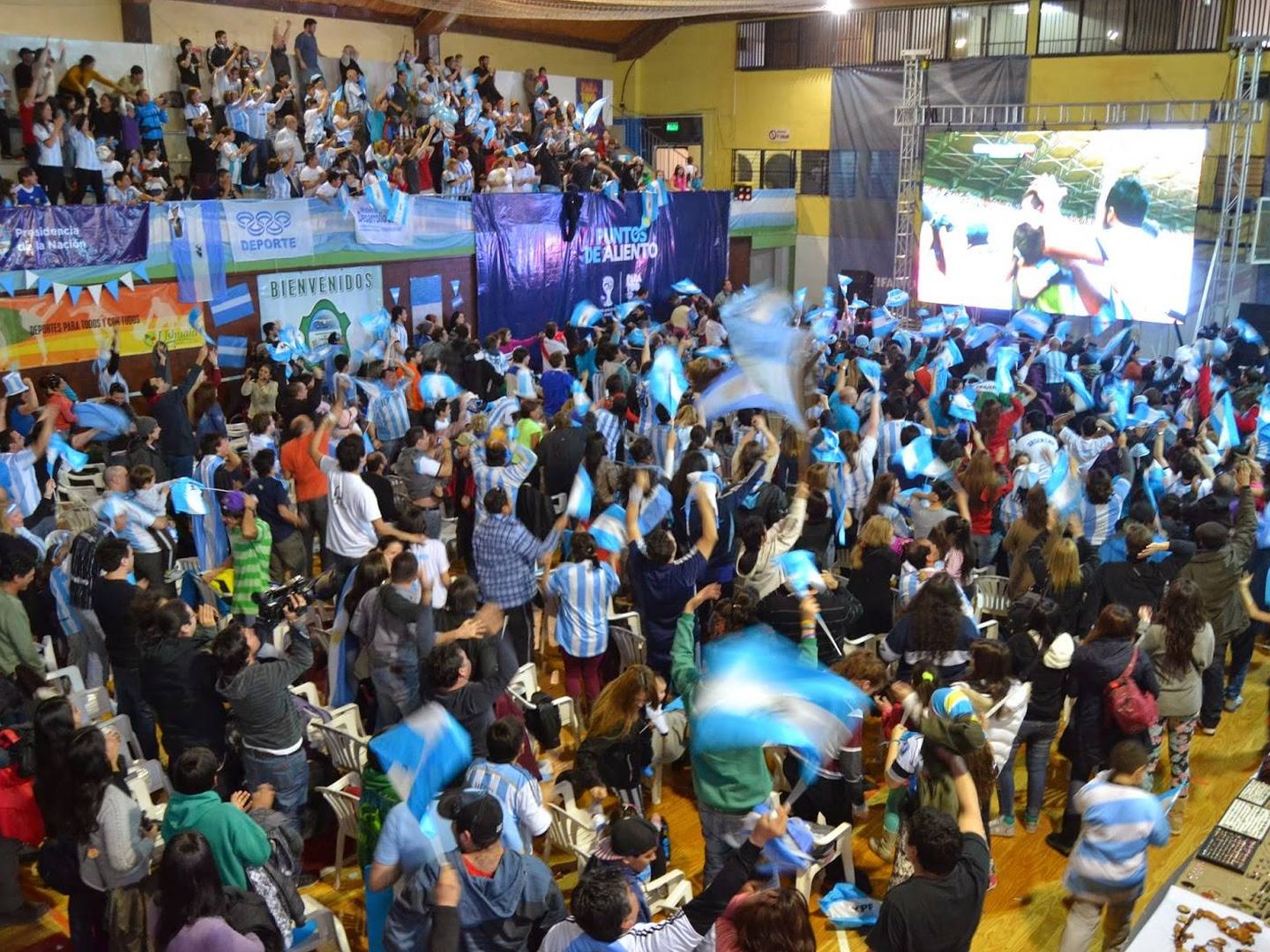El polideportivo municipal de Ushuaia es uno de los puntos de aliento elegidos por la televisión pública argentina para el Mundial de Rusia.