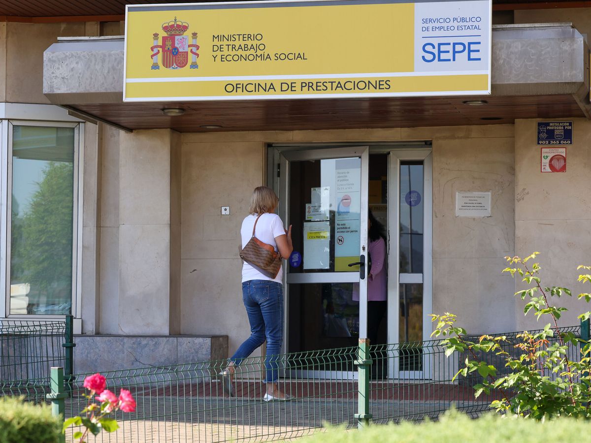 Foto: Imagen de una oficina del SEPE en Villalba, Madrid. (Europa Press/Marta Fernández)