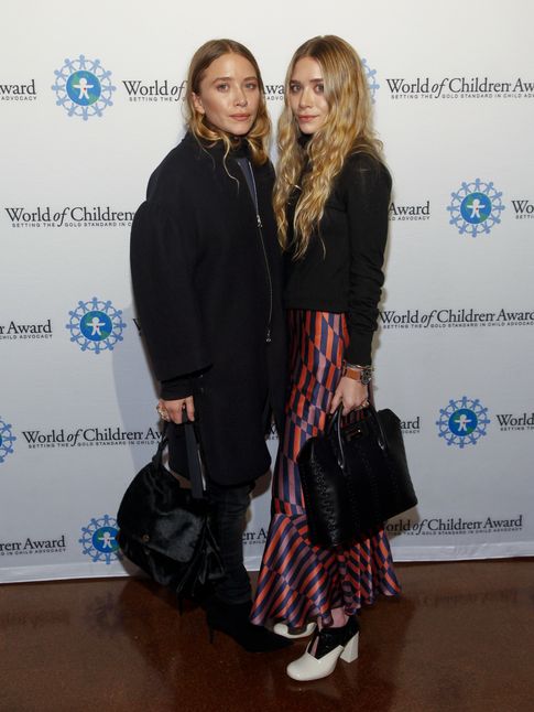 Foto:  Mary-Kate Olsen y Ashley Olsen, la semana pasada en un acto en Nueva York (Gtres)