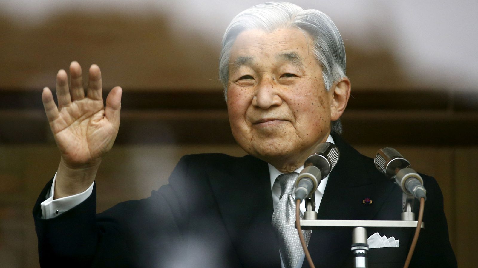 Foto: Akihito anuncia que podría dimitir como emperador de Japón (Reuters).