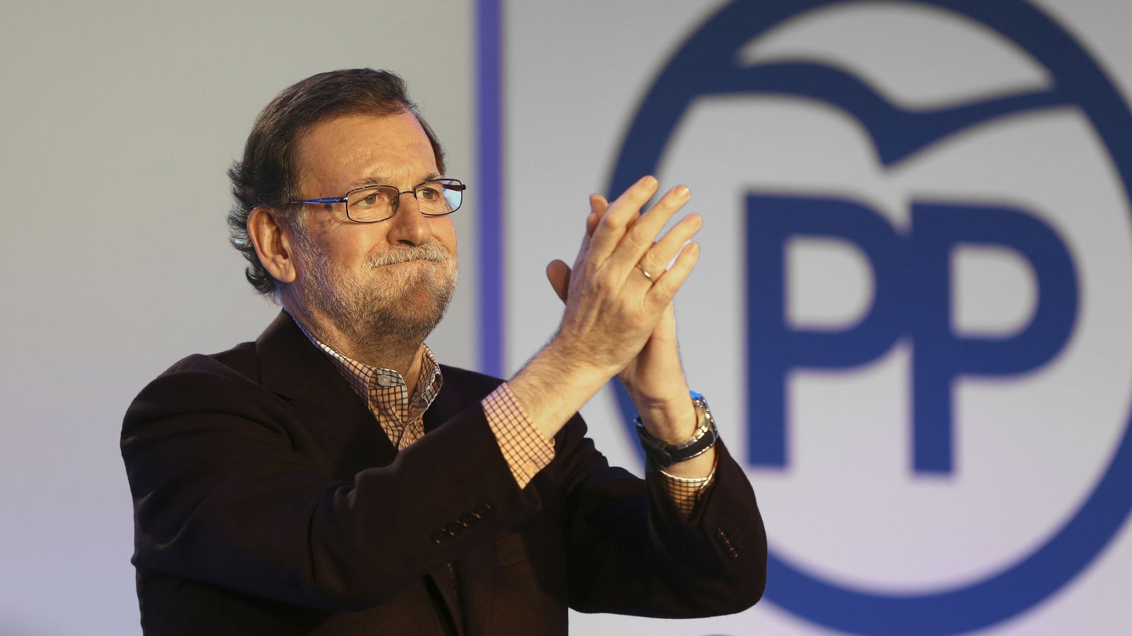 Foto: Rajoy clausura un acto con alcaldes y afiliados del PP de Salamanca. (EFE)