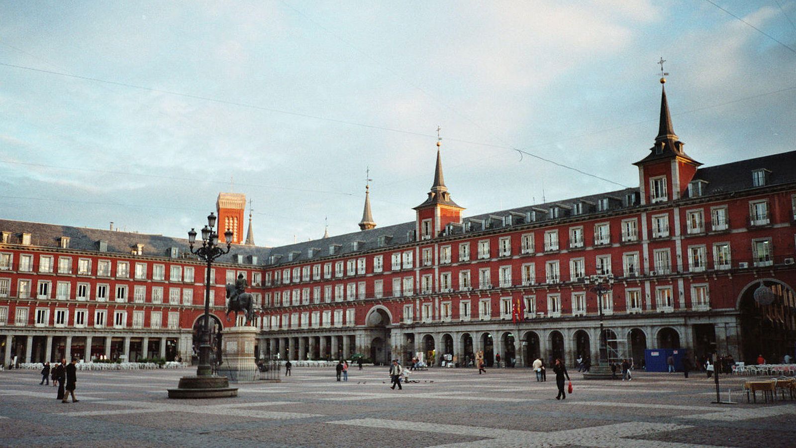 Foto: Casa de la Carnicería en la Plaza Mayor de Madrid. Luis García (Wikipedia)
