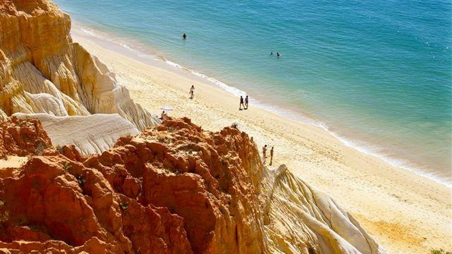La playa de Falésia (Foto: Turismo del Algarve)