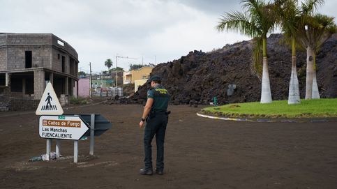 Un muro de arena y bloques de hormigón contra el volcán: ¿es posible frenar su colada?