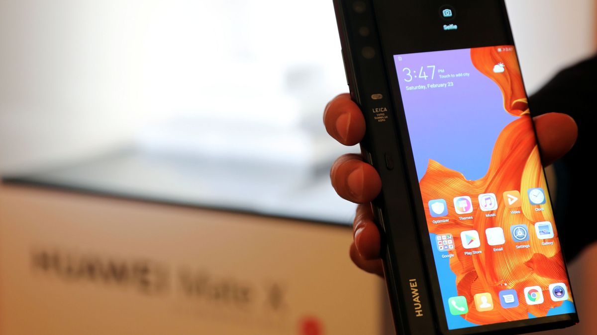 ¿Cuánto pagarías por un teléfono plegable? Huawei ya tiene su Mate X y luce pintón