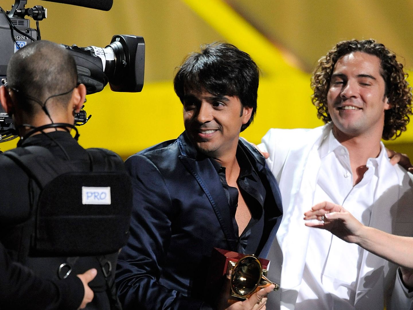 Luis Fonsy David Bisbal, durante una gala de los Grammy Latinos. (Getty)