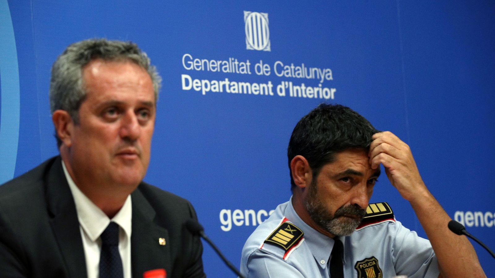 Foto: El 'conseller' de Interior, Joaquim Forn, junto al jefe de los Mossos d'Esquadra, Josep Lluís Trapero. (Reuters) 