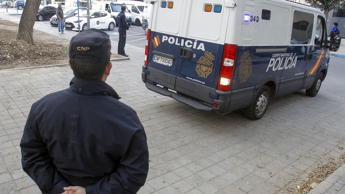 El tirador de Canovelles secuestró a dos chicas a punta de pistola y las obligó a conducir hasta Murcia