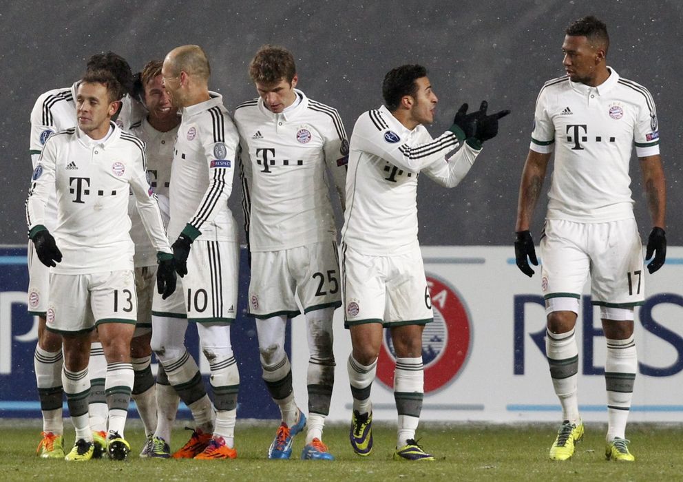 Foto: Los jugadores del Bayern celebran uno de los tantos (Reuters).