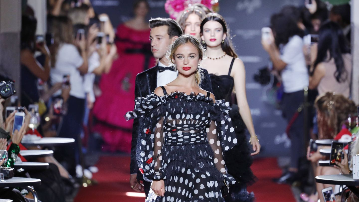 Modelos desfilando durante un desfile secreto de Dolce & Gabbana en Milan (Getty Images)
