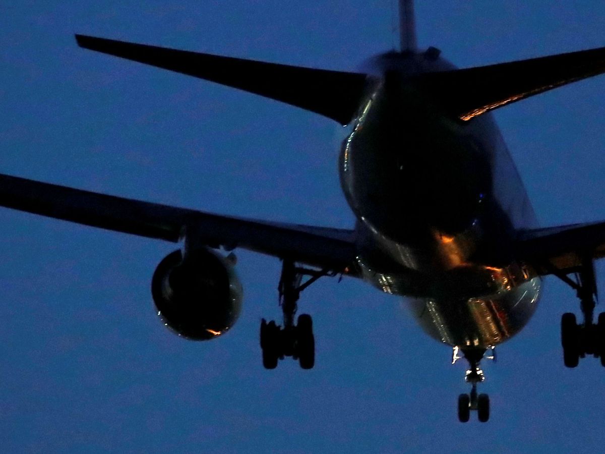Foto: El avión de Air Canada, aterrizando en el aeropuerto de Madrid-Barajas. (Reuters)