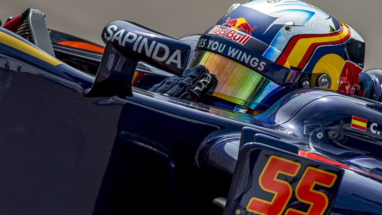 Foto: Carlos Sainz a bordo de su Toro Rosso.