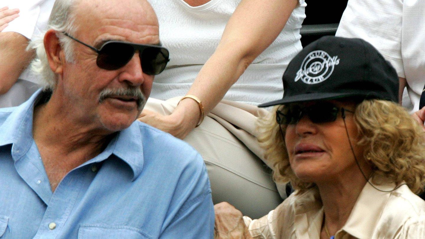 Sean Connery y su esposa, Micheline, en el año 2010. (EFE)