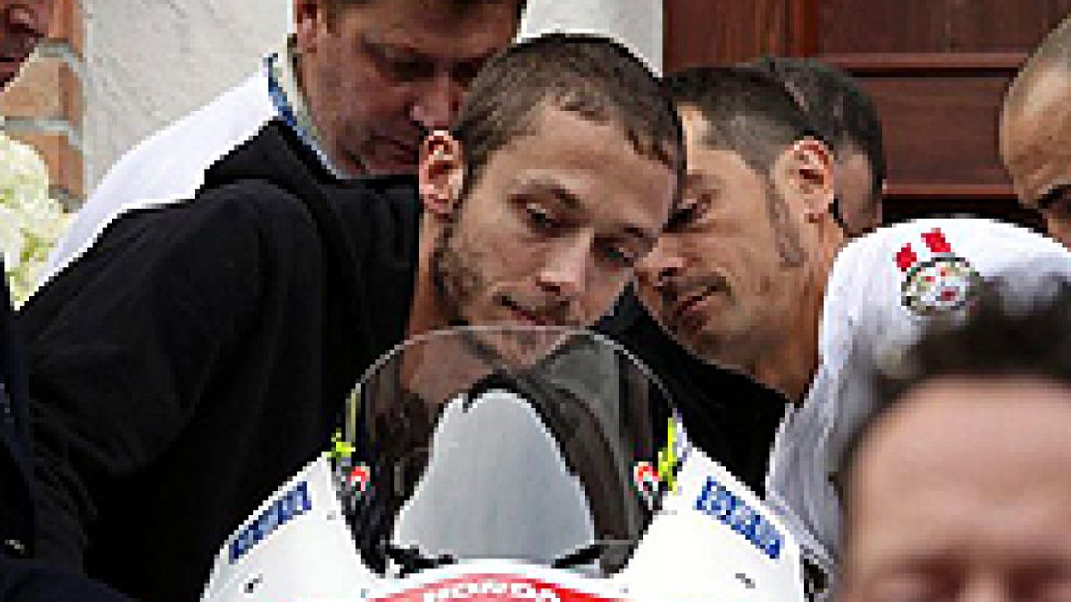 Rossi habla sobre la tragedia de Sepang: "Simoncelli nunca se cayó de la moto"
