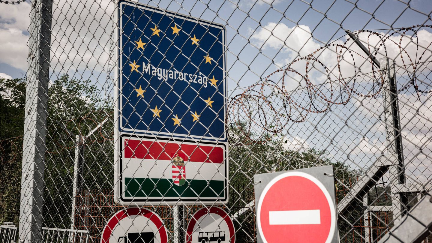 Border post between Hungary and Serbia. (Thomas Devenyi)