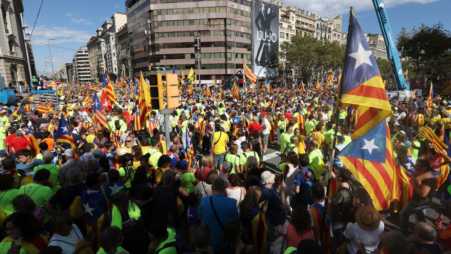 Calle Aragón durante la manifestación de la Diada. (EFE)
