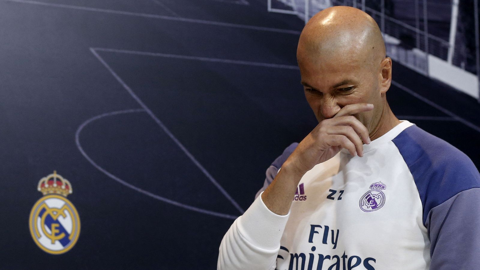 Foto: El entrenador del Real Madrid, Zinédine Zidane, antes de una rueda de prensa. (EFE)