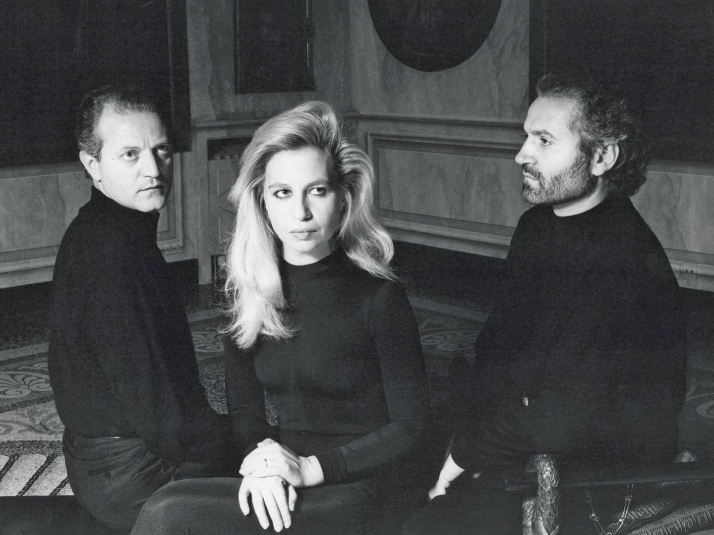 Santo, Donatella y Gianni Versace fotografíados en 1987. (Alfa Castaldi)