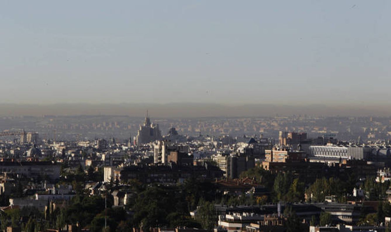 La contaminación de Madrid al fondo (EFE)