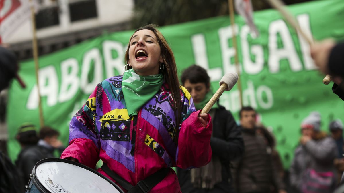 El Senado rechaza legalizar el aborto: crónica del día que dividió a Argentina
