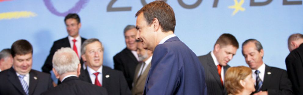Foto: El PP se avergüenza del papel-comparsa de ZP con los gemelos polacos