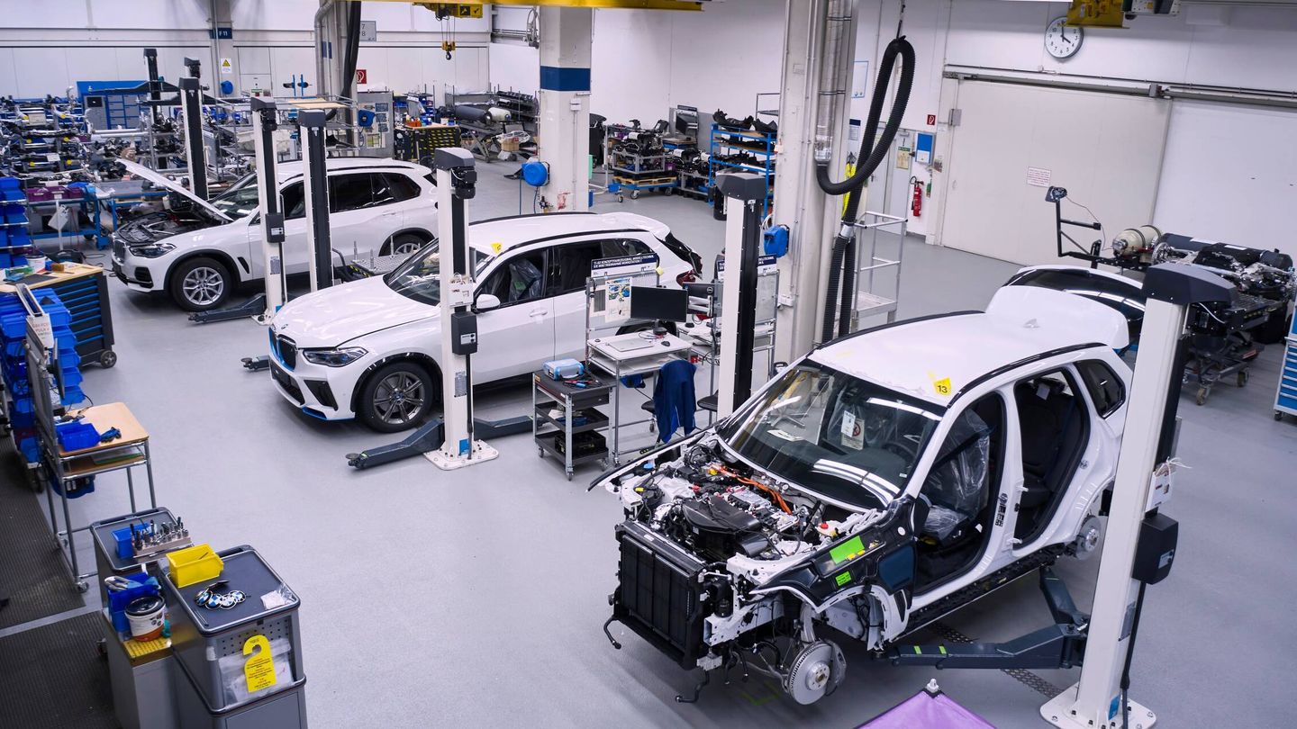 Los casi 100 prototipos del iX5 Hydrogen se han fabricado de forma artesanal en Múnich.