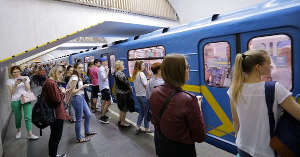 Foto: Imagen del metro de Kiev este sábado por la mañana. (EFE)