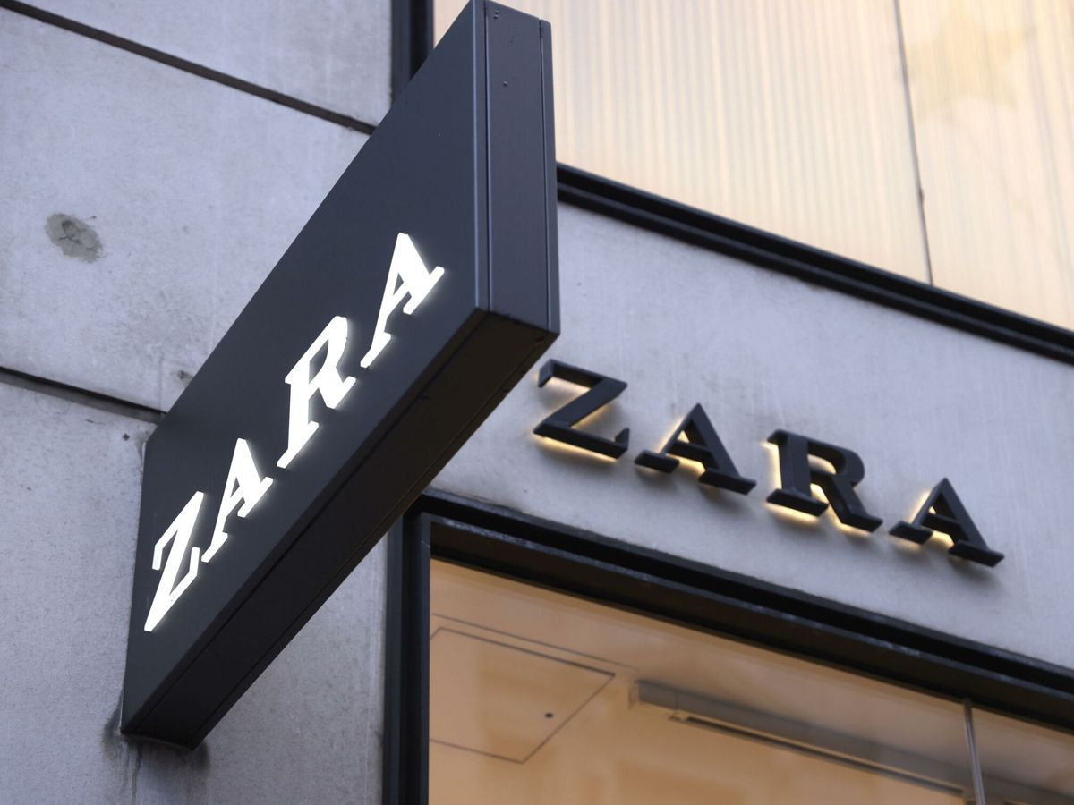 Foto: Logo de Zara, tienda insignia de Inditex, en Londres. (EFE/Neil Hall)