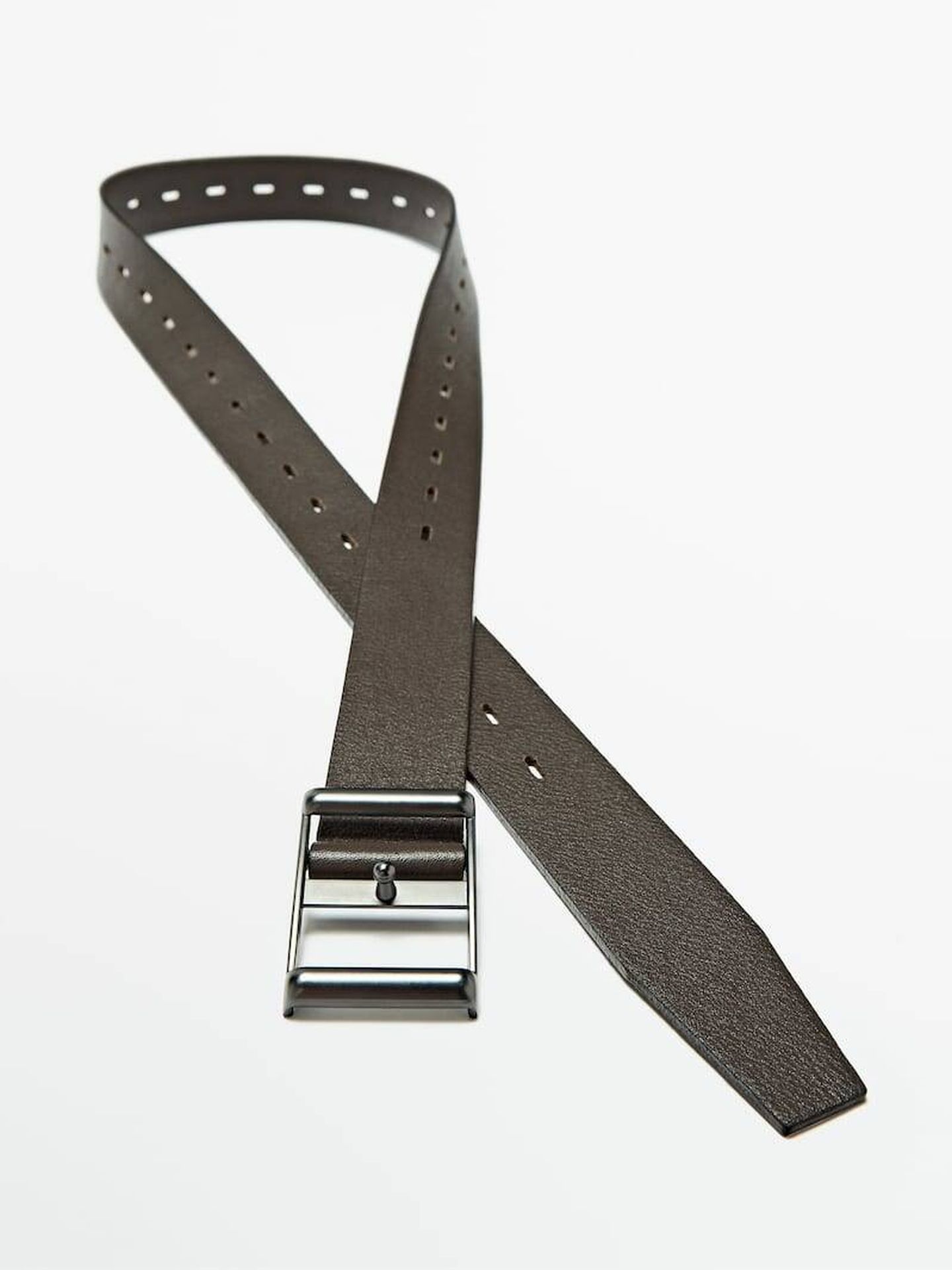 Cinturón de Massimo Dutti. (Cortesía)
