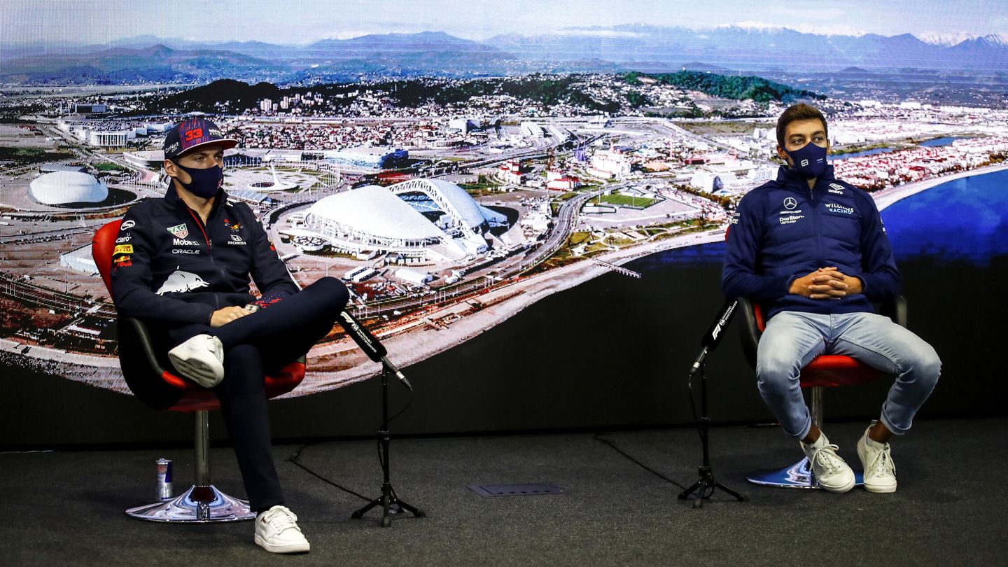 Max Verstappen  estalló en una rueda de prensa ante la reiteración de la prensa británica respecto a Lewis Hamilton