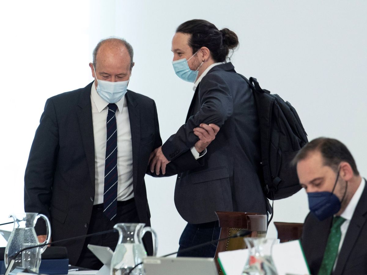Foto: El vicepresidente del gobierno Pablo Iglesias, el ministro de Justicia Juan Carlos Campo (i), y el ministro de Transportes José Luis Ábalos. (EFE)