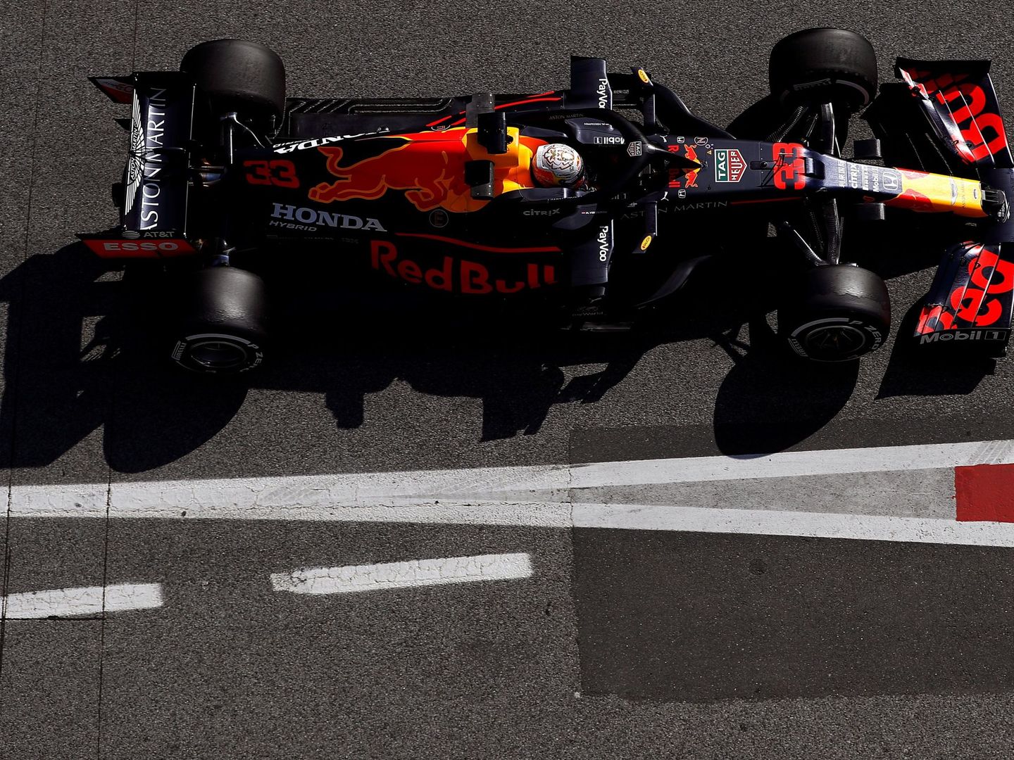 Mark Hughes cree que Red Bull será el principal rival de Mercedes esta temporada. (EFE)