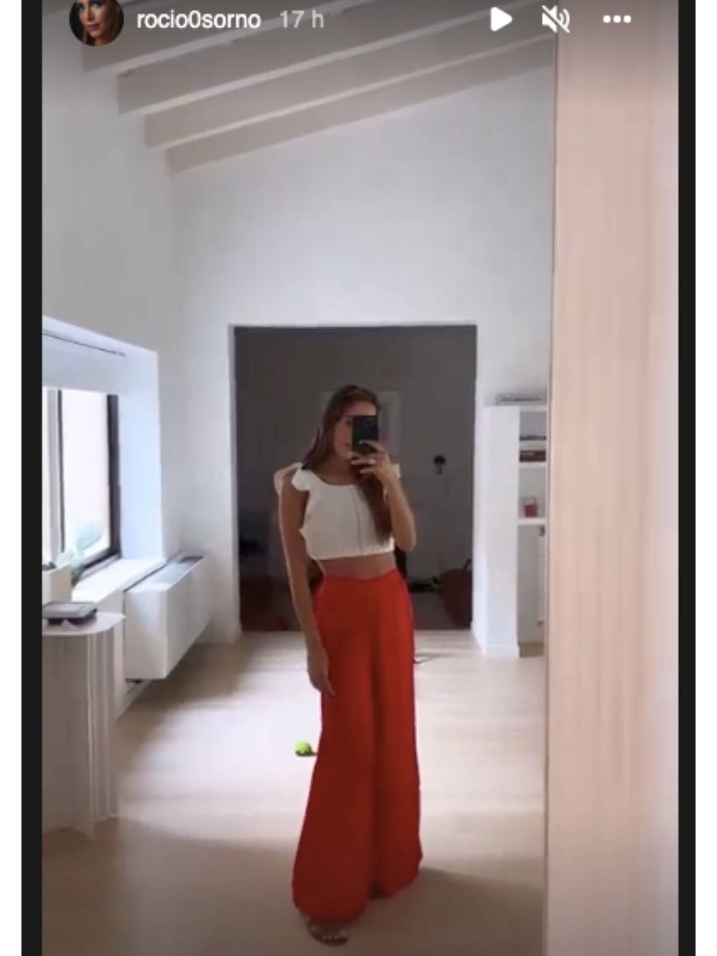 La influencer Rocío Osorno con el pantalón de Zara. (Instagram/ @rocio0sorno)