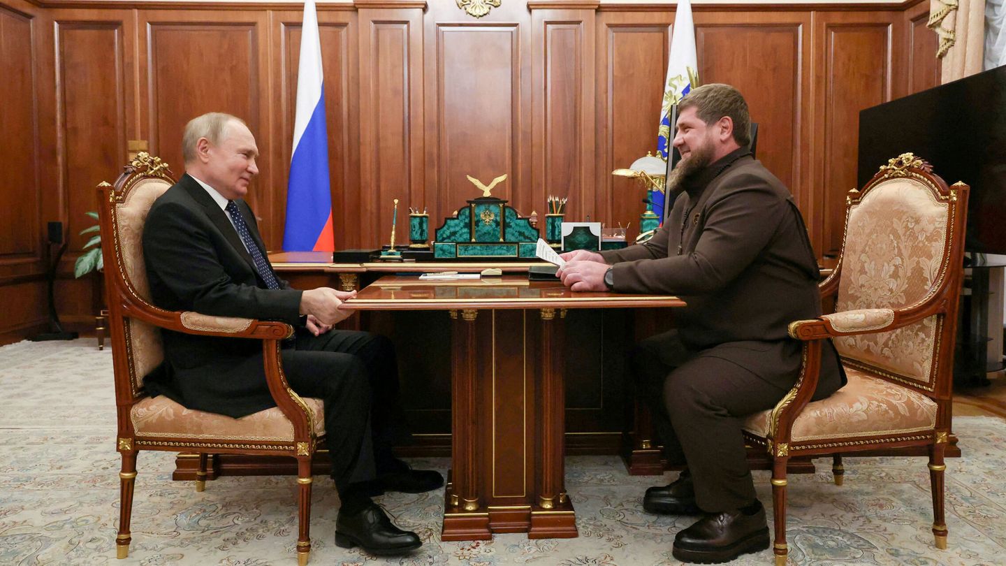 Russia's President Vladimir Putin meets Head of the Chechen Republic Ramzan Kadyrov in Moscow, Russia March 13, 2023. Sputnik Mikhail Klimentyev Kremlin via REUTERS ATTENTION EDITORS - THIS IMAGE WAS PROVIDED BY A THIRD PARTY.     TPX IMAGES OF THE DAY
