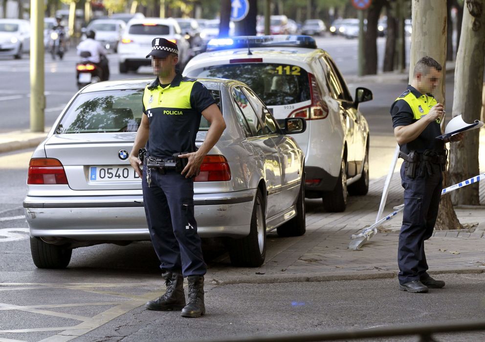 Foto: Dos agentes de la Policía Municipal (EFE)