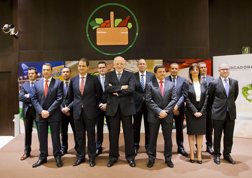 Foto: Juan Roig junto a su cúpula en la presentación de resultados de Mercadona de 2013. (EFE)
