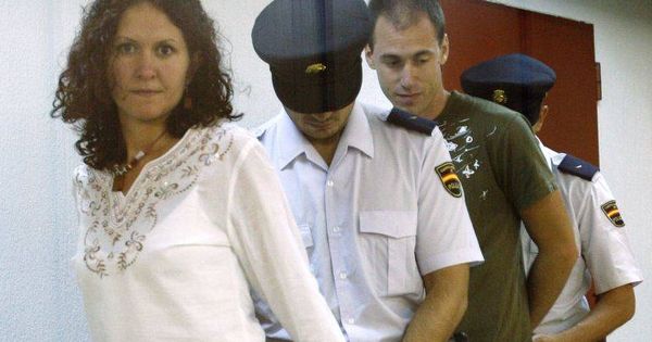 Foto: Mikel Orbegozo y Sara Majarenas, detenidos en 2005. (EFE)