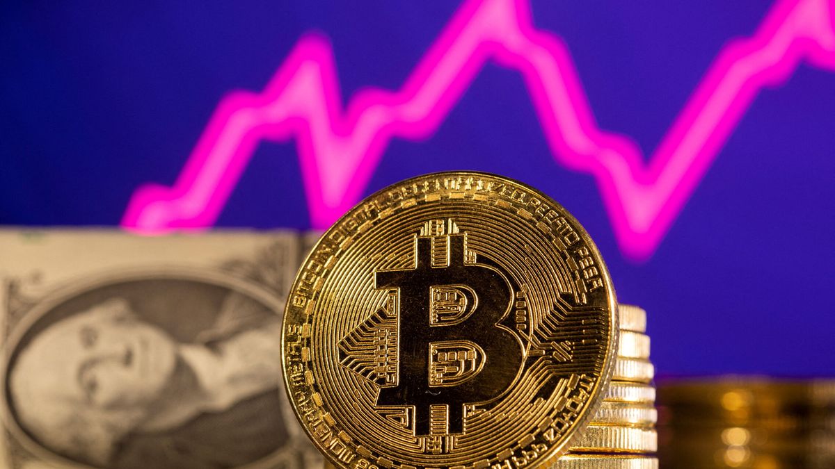 El bitcoin supera los 44.000 dólares y marca máximos desde abril de 2022 