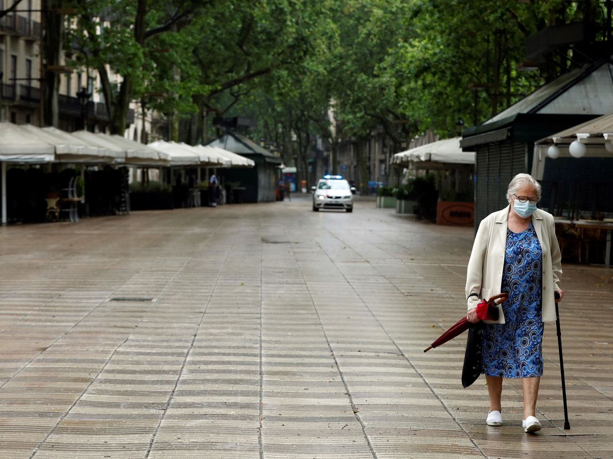 Foto: El aislamiento de los ancianos puede provocar graves daños mentales (EFE/Toni Albir)