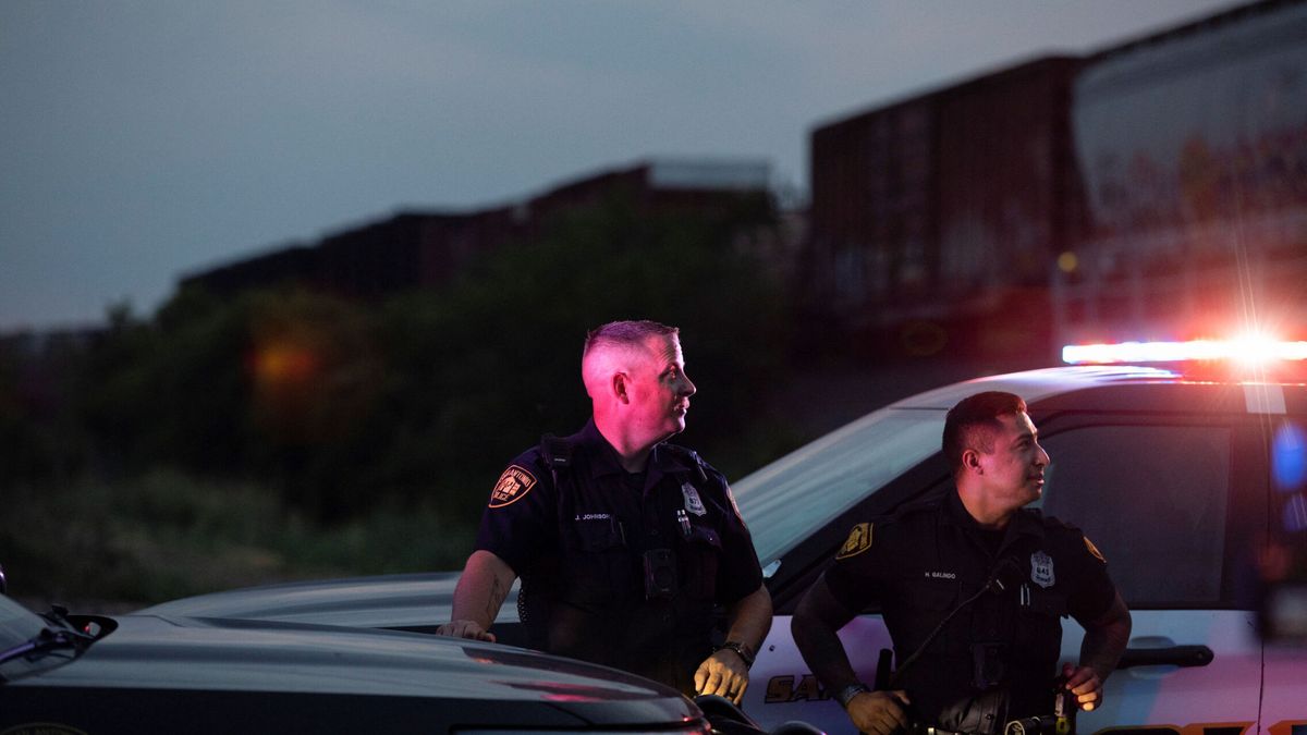 Hallan muertos a 46 migrantes asfixiados en un camión abandonado en Texas (EEUU)