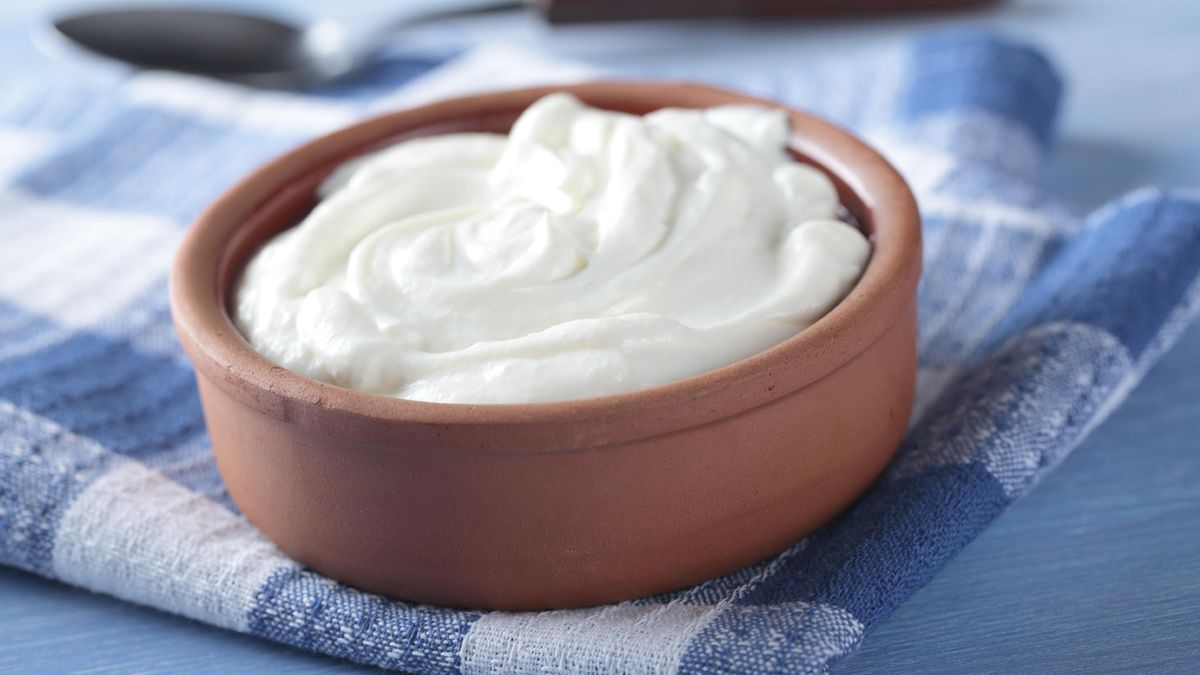 Cinco mitos que seguimos creyendo sobre el yogur: ¿son verdaderos o falsos?