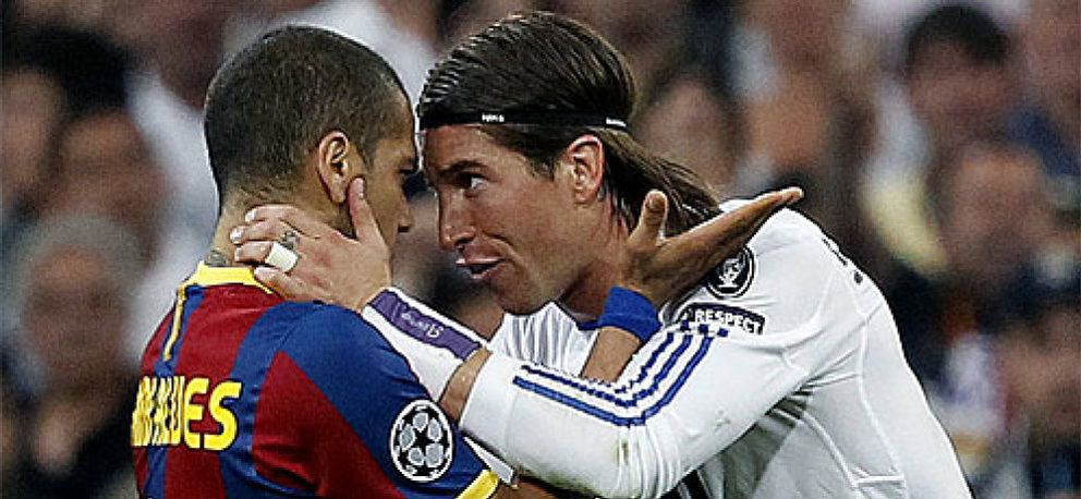 Foto: Alves protagoniza otra 'pataleta' y tensa todavía más la relación con el Barcelona