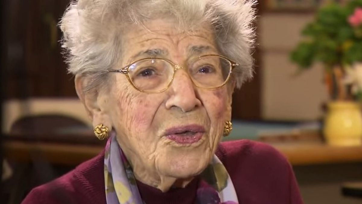 Es profesora de matemáticas, tiene 100 años y la fórmula para vivir feliz muchos años