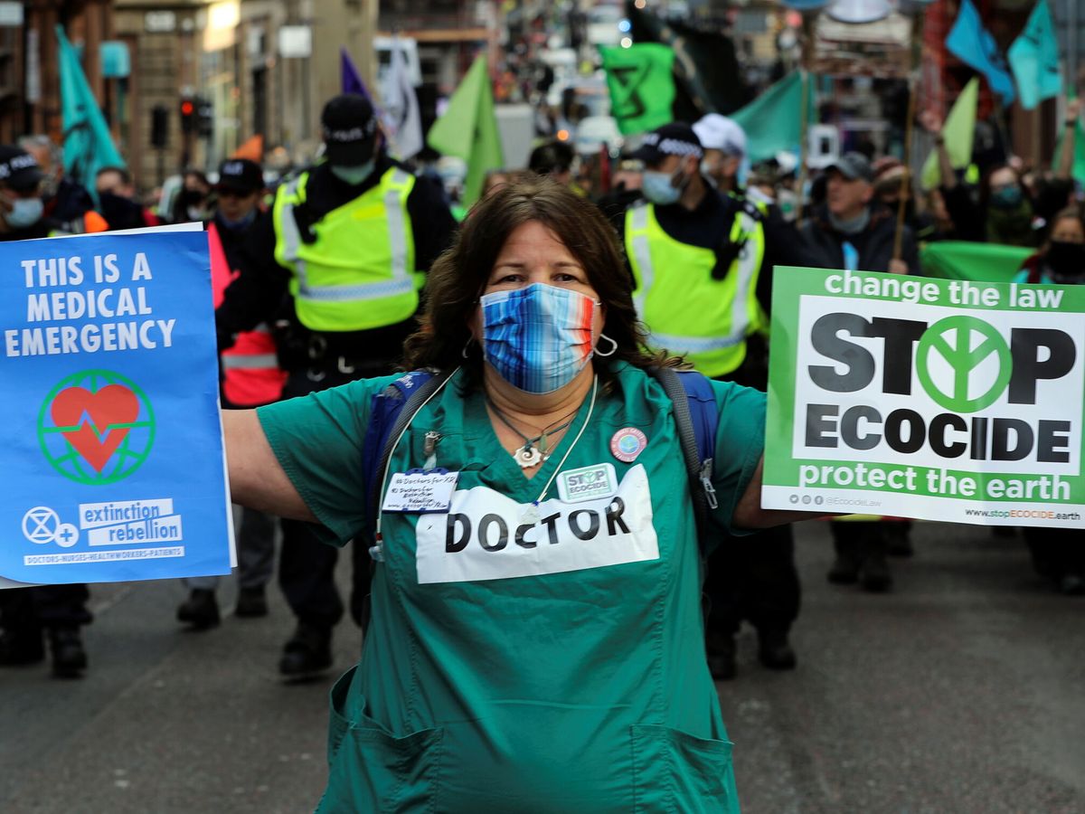 Foto: Protestas en la COP26 en Glasgow. (Reuters/Russel Cheyne)