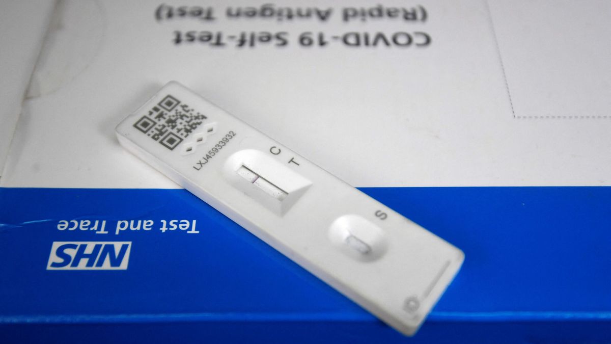 Farmacéuticos de Madrid piden cautela por los test de antígenos fraudulentos