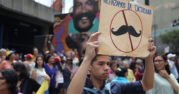 Foto: Opositores venezozalos se manifiestaN contra Nicolás Maduro en Caracas.