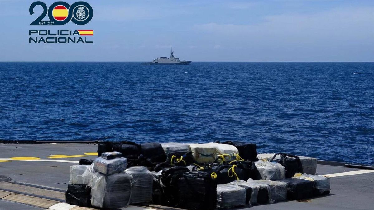 Interceptado cerca de Canarias un pesquero con 2,7 toneladas de cocaína