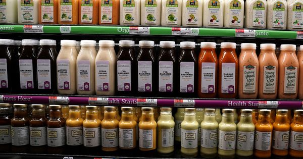 Foto: Lineal de zumos en una tienda de Whole Foods Market en Manhattan, Nueva York. (Reuters)