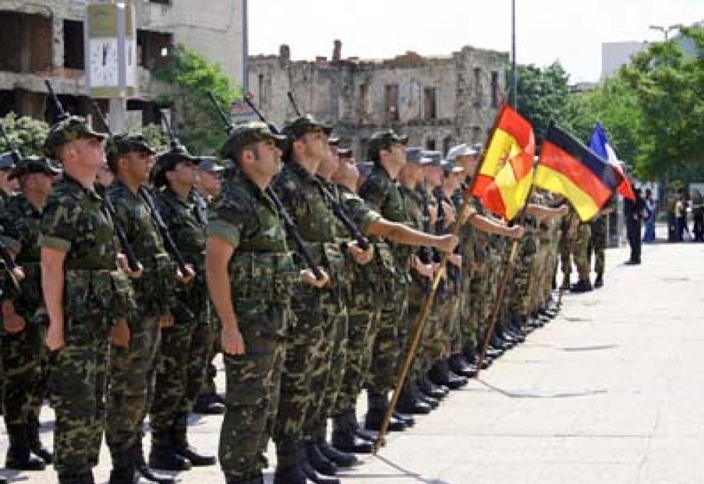 Foto: Las tropas españolas dan este viernes el adiós a la ciudad de Mostar tras doce años de misión