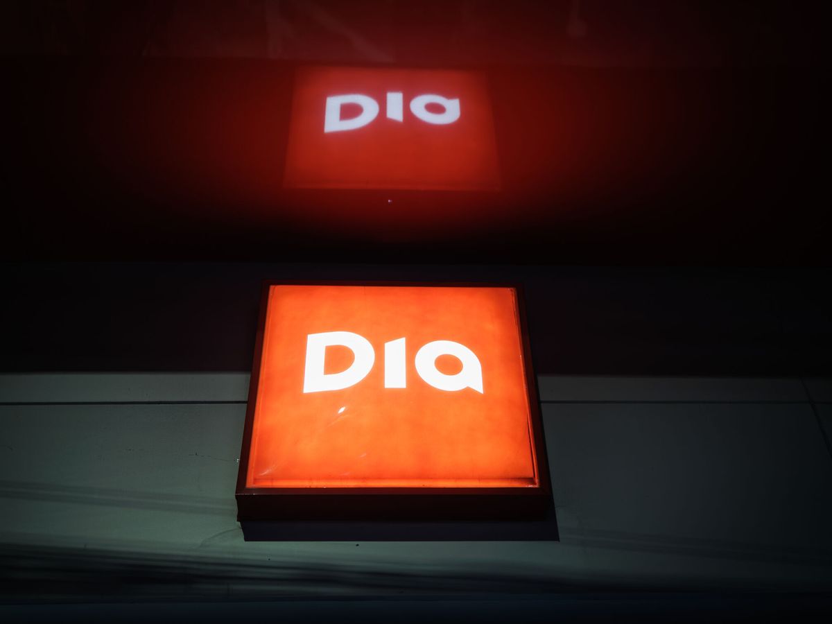 Foto: Logo de la cadena de supermercados DIA. (EFE/Isaac Fontana)